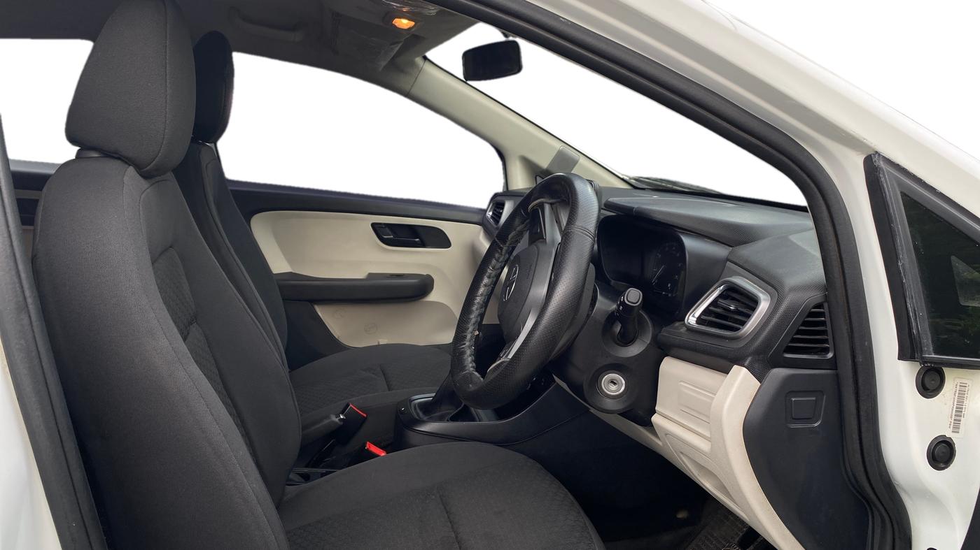 2021 Tata ALTROZ XM PLUS PETROL, Petrol, Manual, 37,474 km, Right Side Front Door Cabin