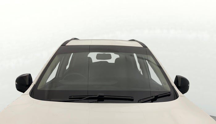 2021 Mahindra XUV700 AX 3 P MT 5 STR, Petrol, Manual, 40,193 km, Front Windshield