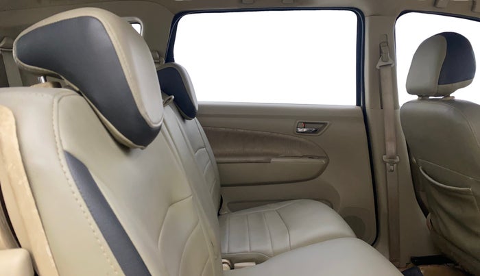 2015 Maruti Ertiga VXI, Petrol, Manual, 1,25,661 km, Right Side Rear Door Cabin