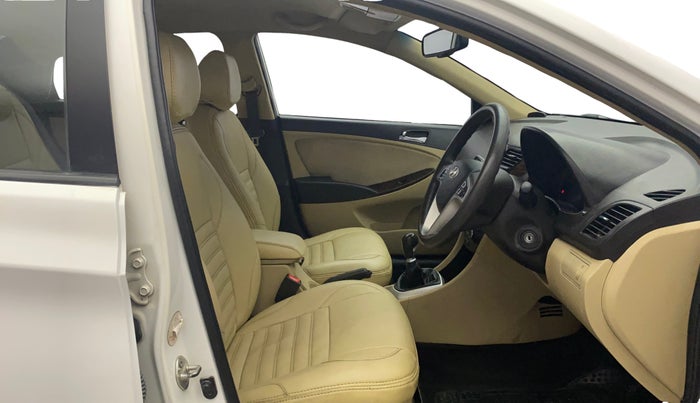 2014 Hyundai Verna FLUIDIC 1.6 VTVT EX, Petrol, Manual, 1,05,898 km, Right Side Front Door Cabin