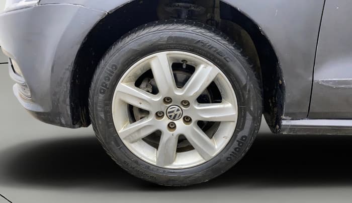 2014 Volkswagen Polo COMFORTLINE 1.2L, CNG, Manual, 26,474 km, Left Front Wheel