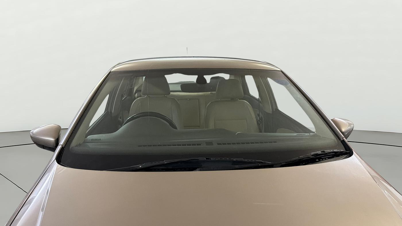 2016 Volkswagen Vento HIGHLINE PETROL AT, Petrol, Automatic, 73,545 km, Front Windshield