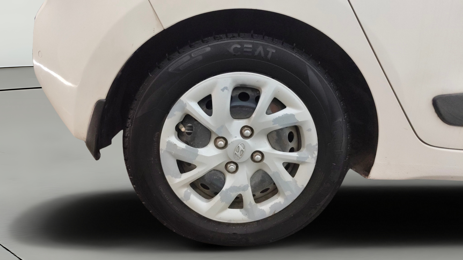 camera-Right-Rear-Wheel