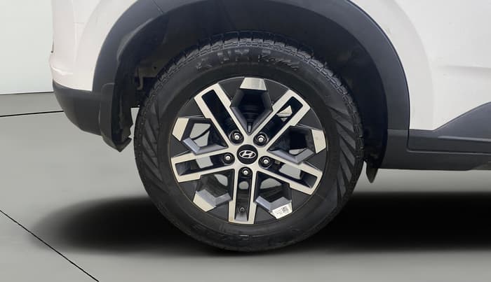 2024 Hyundai VENUE SX 1.2 PETROL, Petrol, Manual, 15,828 km, Right Rear Wheel
