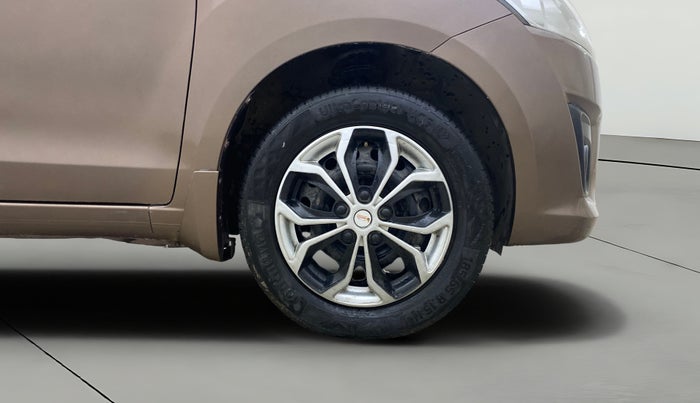 2014 Maruti Ertiga VXI ABS, Petrol, Manual, 1,11,542 km, Right Front Wheel