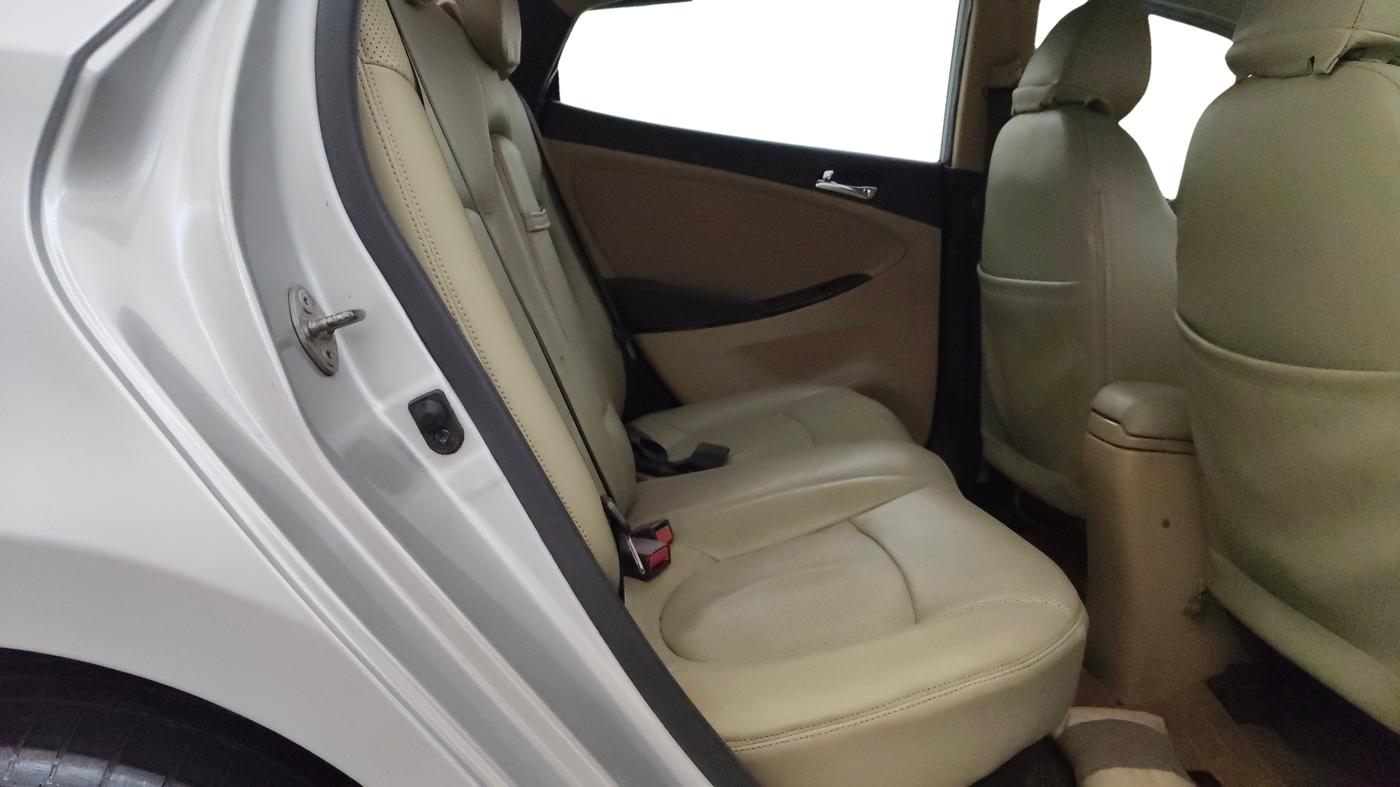 2013 Hyundai Verna FLUIDIC 1.6 CRDI SX, Diesel, Manual, 95,225 km, Right Side Rear Door Cabin