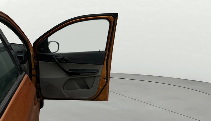 2016 Tata Tiago XM PETROL, Petrol, Manual, 68,461 km, RHS Front Door