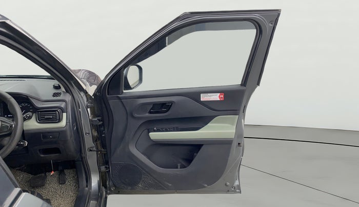 2021 Tata PUNCH ADVENTURE AMT, Petrol, Automatic, 10,008 km, RHS Front Door