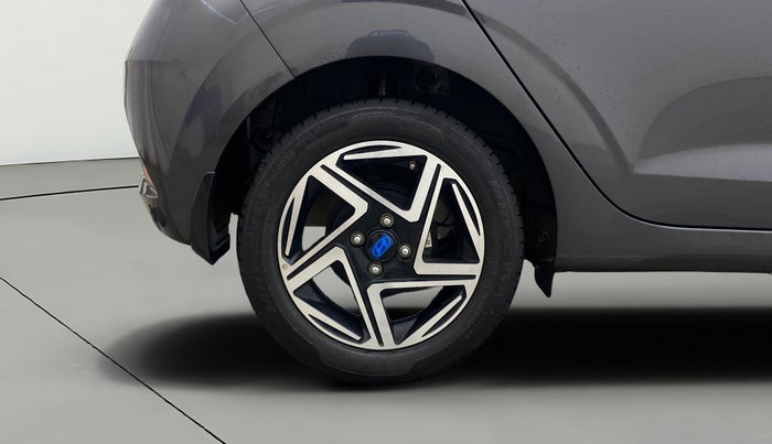 2024 Hyundai GRAND I10 NIOS ASTA AMT 1.2 KAPPA VTVT, Petrol, Automatic, 12,132 km, Right Rear Wheel