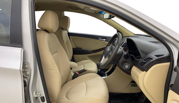 2014 Hyundai Verna FLUIDIC 1.4 CRDI CX, Diesel, Manual, 1,08,392 km, Right Side Front Door Cabin