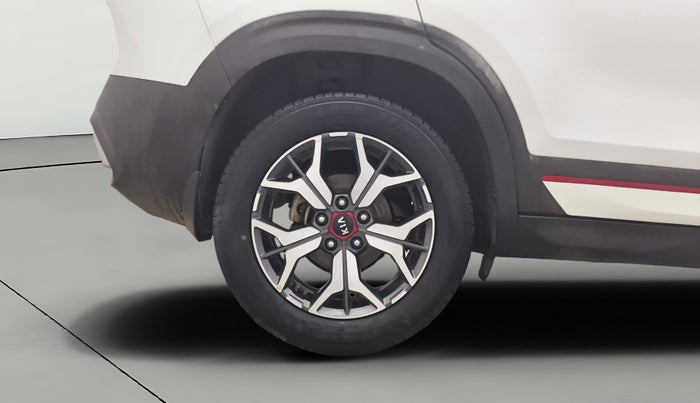 2020 KIA SELTOS GTX PLUS AT 1.5 DIESEL, Diesel, Automatic, 1,04,648 km, Right Rear Wheel