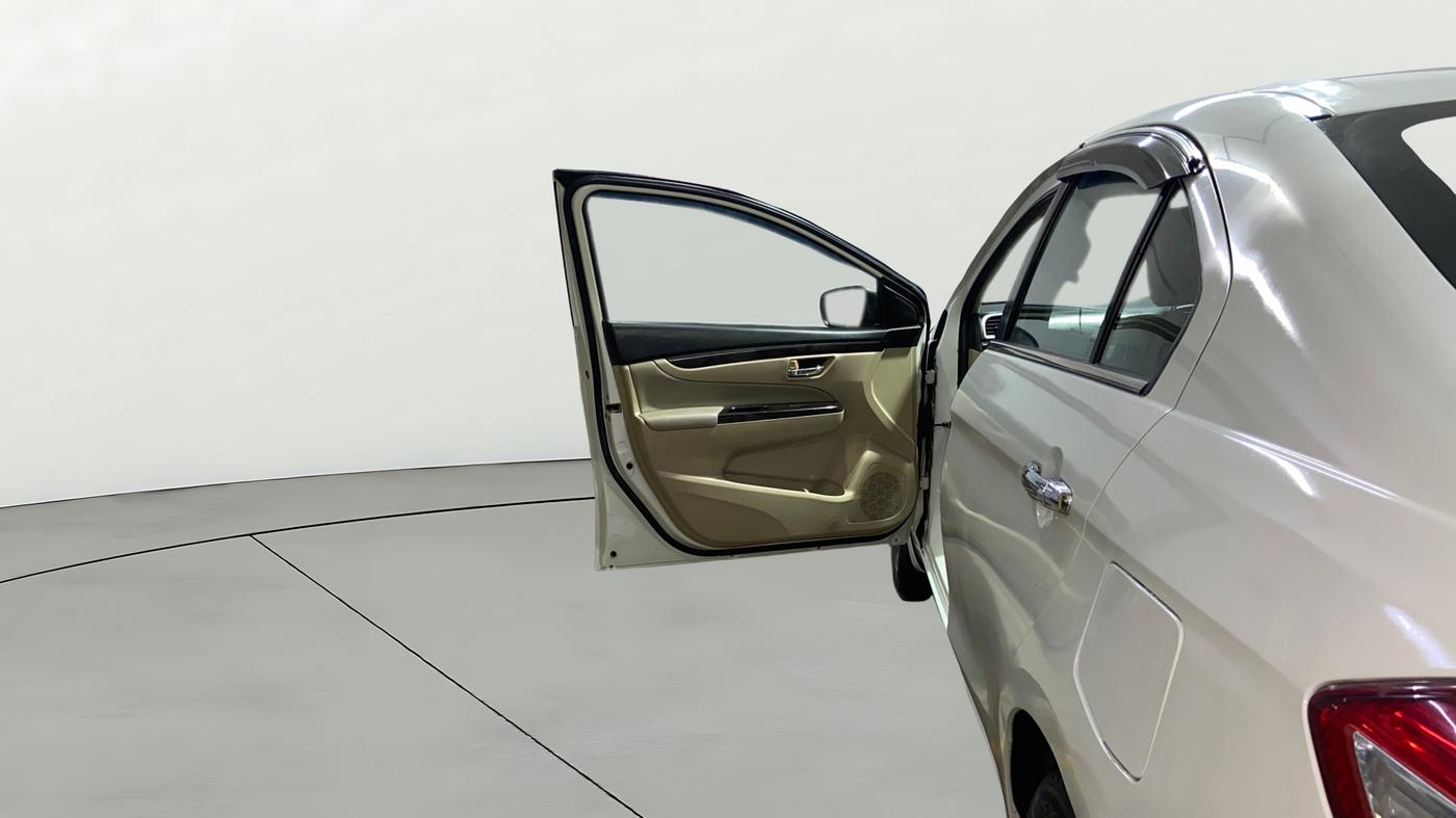2018 Maruti Ciaz ALPHA 1.4 PETROL, CNG, Manual, 95,977 km, LHS Front Door