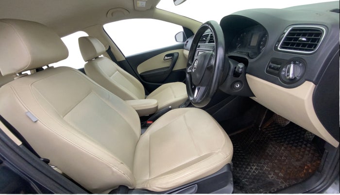 2017 Skoda Rapid STYLE 1.6 MPI AT, Petrol, Automatic, 1,17,571 km, Right Side Front Door Cabin