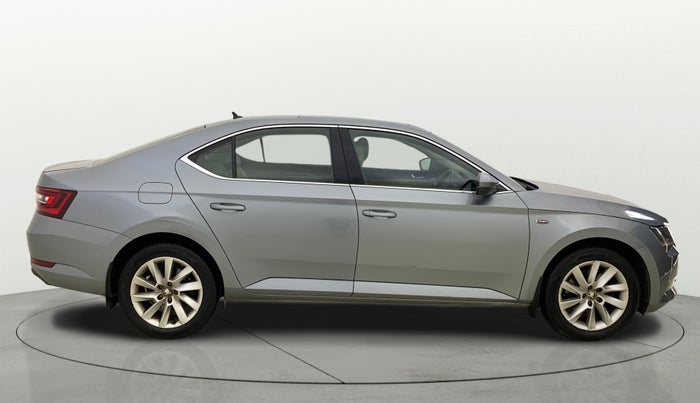 2016 Skoda Superb L&K 1.8 TSI AT, Petrol, Automatic, 52,309 km, Right Side View