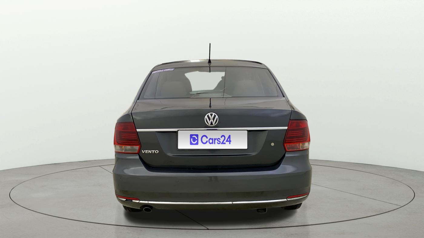 2015 Volkswagen Vento HIGHLINE 1.6 MPI, Petrol, Manual, 75,607 km, Back/Rear