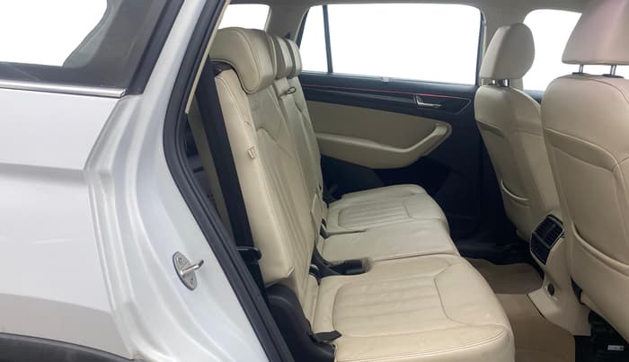 2018 Skoda Kodiaq L&K 2.0 TDI 4X4 AT, Diesel, Automatic, 1,29,281 km, Right Side Rear Door Cabin