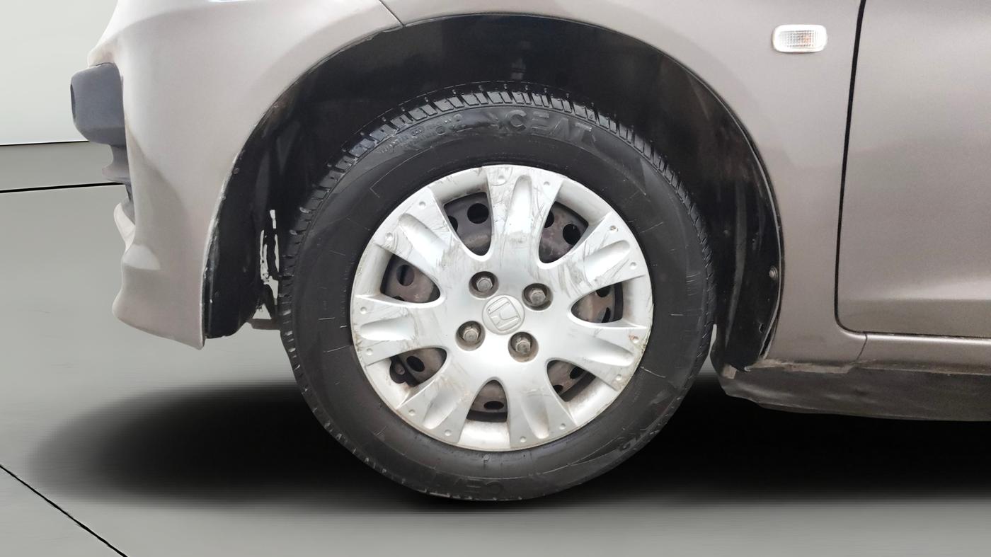 2013 Honda Brio S MT, Petrol, Manual, 72,685 km, Left Front Wheel