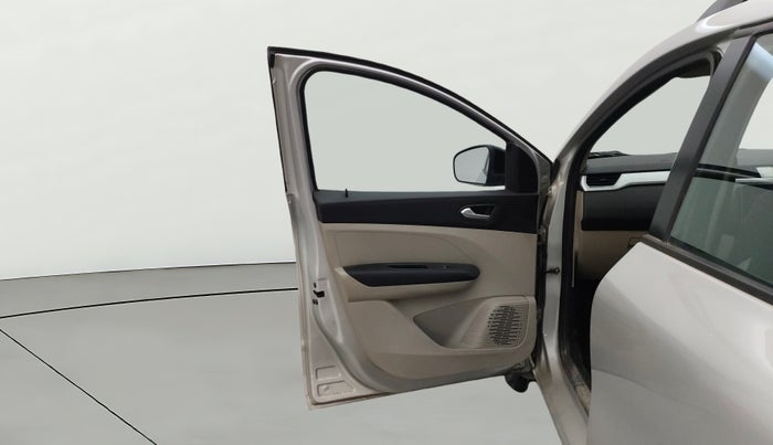 2022 Renault TRIBER RXZ AMT, Petrol, Automatic, 28,081 km, LHS Front Door