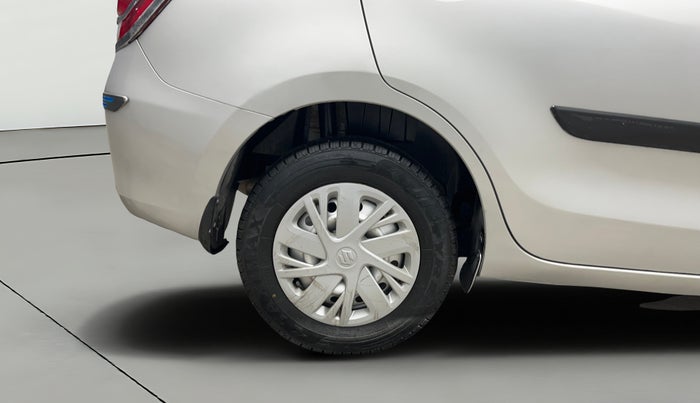 2018 Maruti Dzire LXI, CNG, Manual, 1,09,606 km, Right Rear Wheel