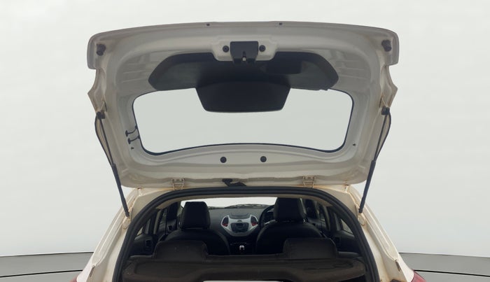 2016 Ford New Figo TITANIUM 1.2 PETROL MT, Petrol, Manual, 96,685 km, Boot Door Open