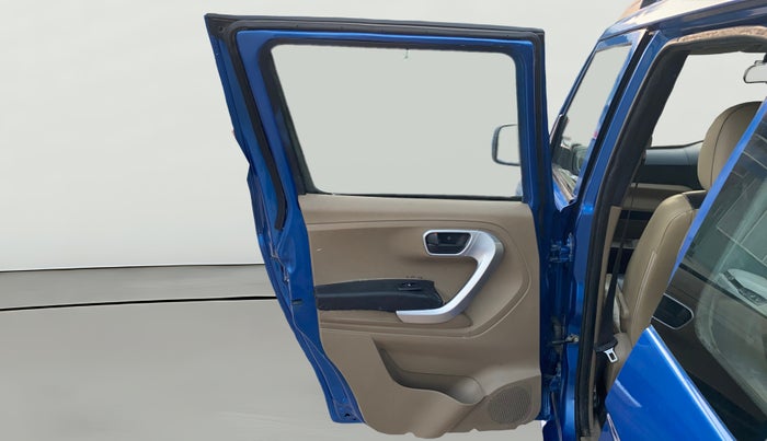 2016 Mahindra TUV300 T8, Diesel, Manual, 91,139 km, LHS Rear Door
