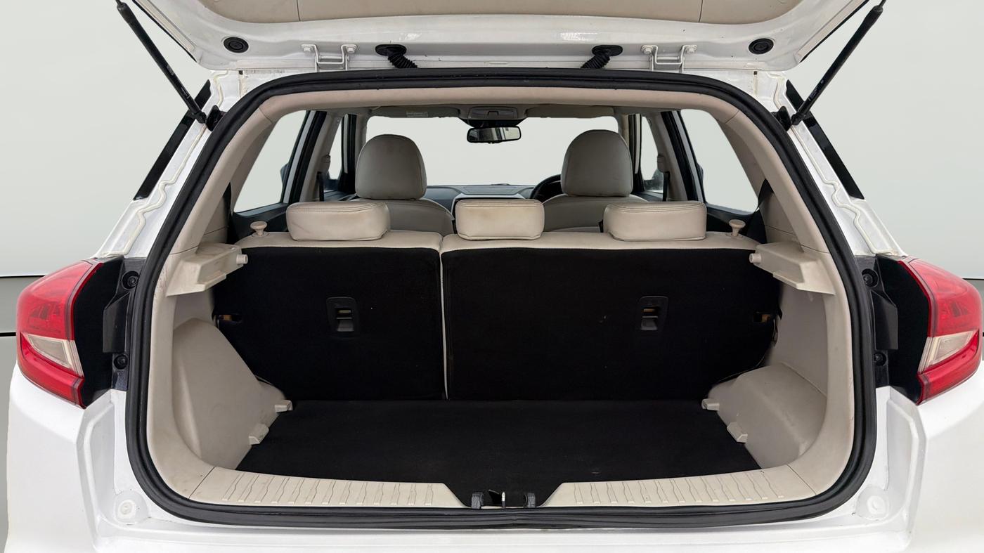 2024 Mahindra XUV300 W8 (O) 1.5 DIESEL, Diesel, Manual, 23,542 km, Boot Open Zoomed View