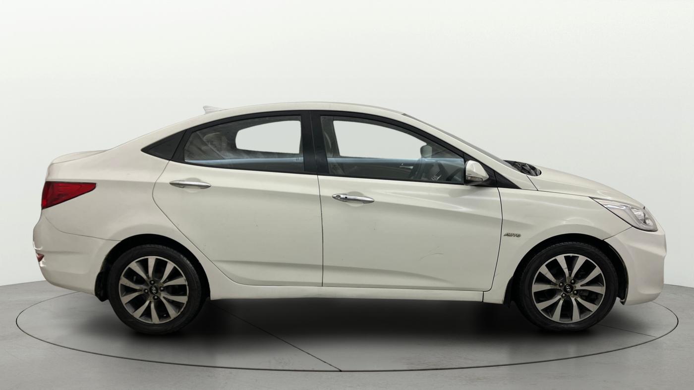 2013 Hyundai Verna FLUIDIC 1.6 CRDI SX OPT AT, Diesel, Automatic, 1,16,380 km, Right Side View