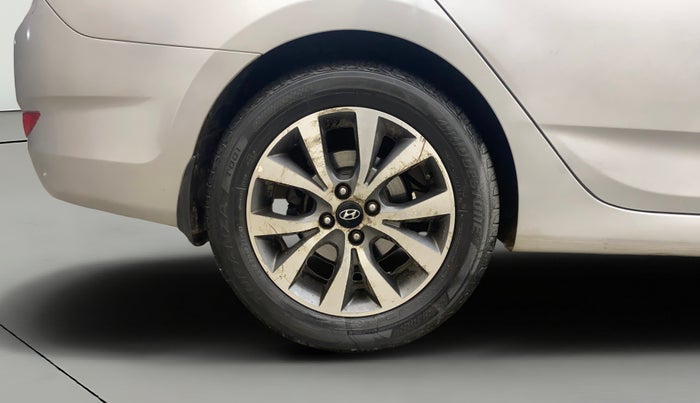 2014 Hyundai Verna FLUIDIC 1.6 CRDI SX, Diesel, Manual, 1,44,910 km, Right Rear Wheel