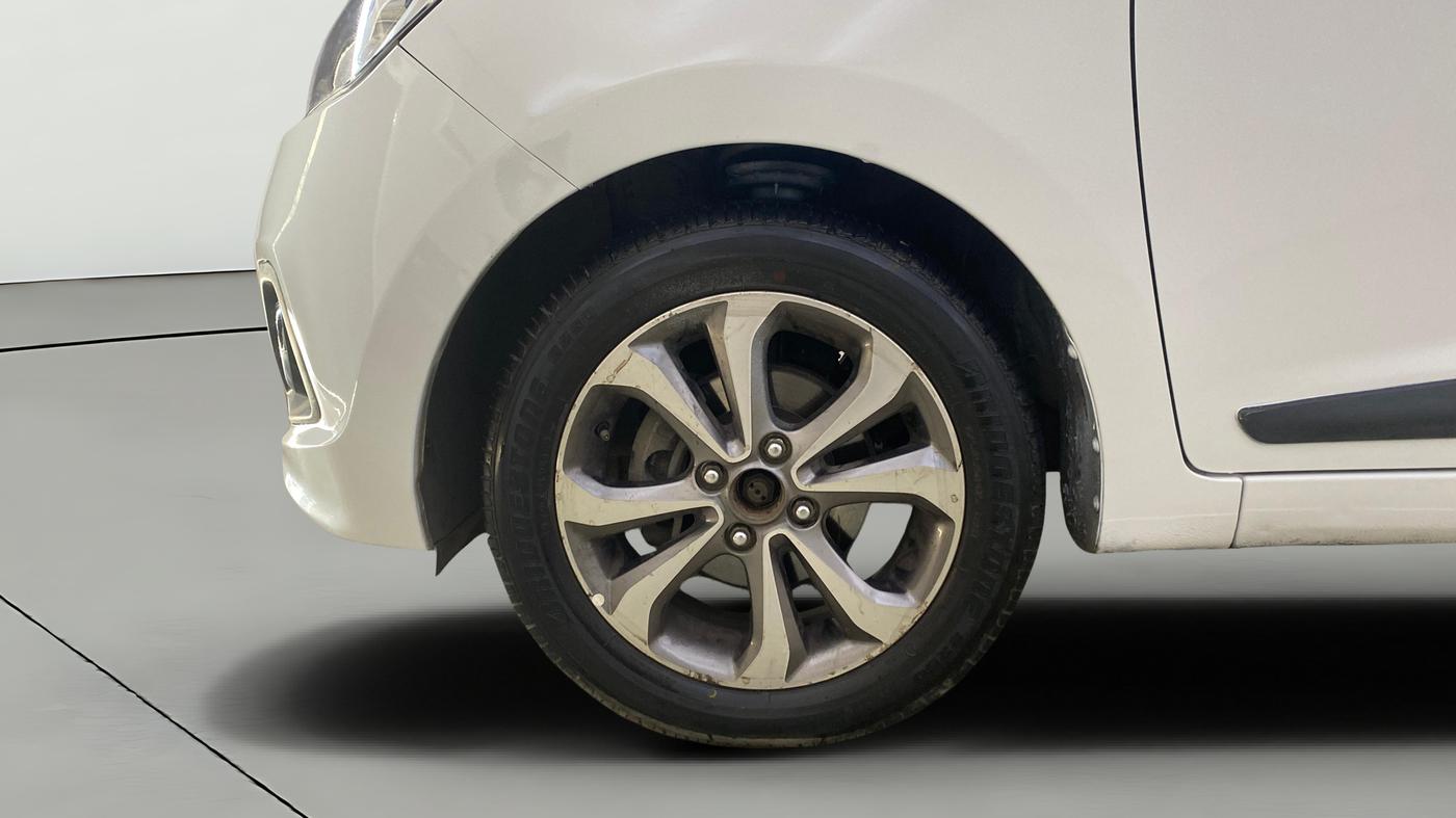 2015 Hyundai Xcent SX AT 1.2 (O), Petrol, Automatic, 85,463 km, Left Front Wheel