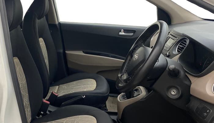 2016 Hyundai Grand i10 SPORTZ 1.1 CRDI, Diesel, Manual, 87,824 km, Right Side Front Door Cabin