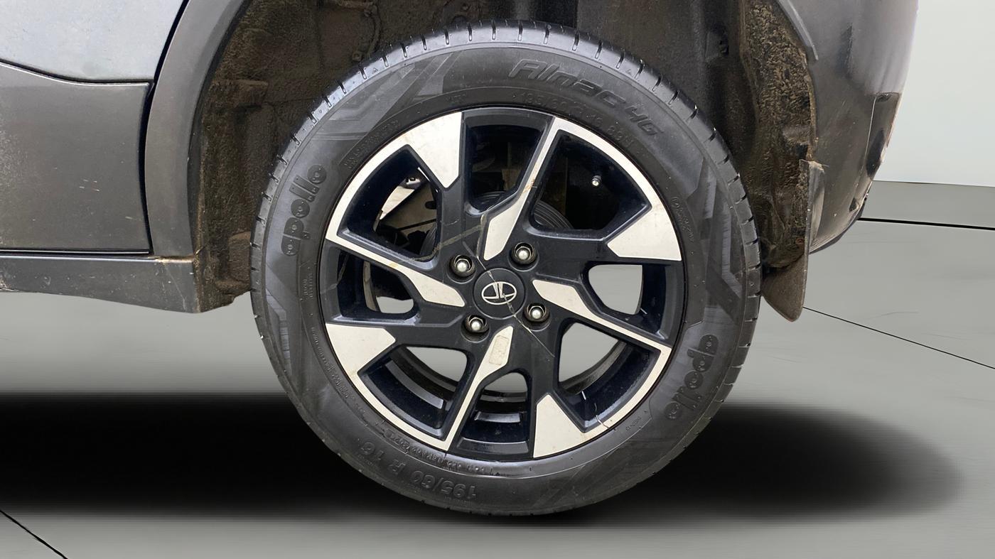 2024 Tata PUNCH Creative Plus AMT, Petrol, Automatic, 20,797 km, Left Rear Wheel