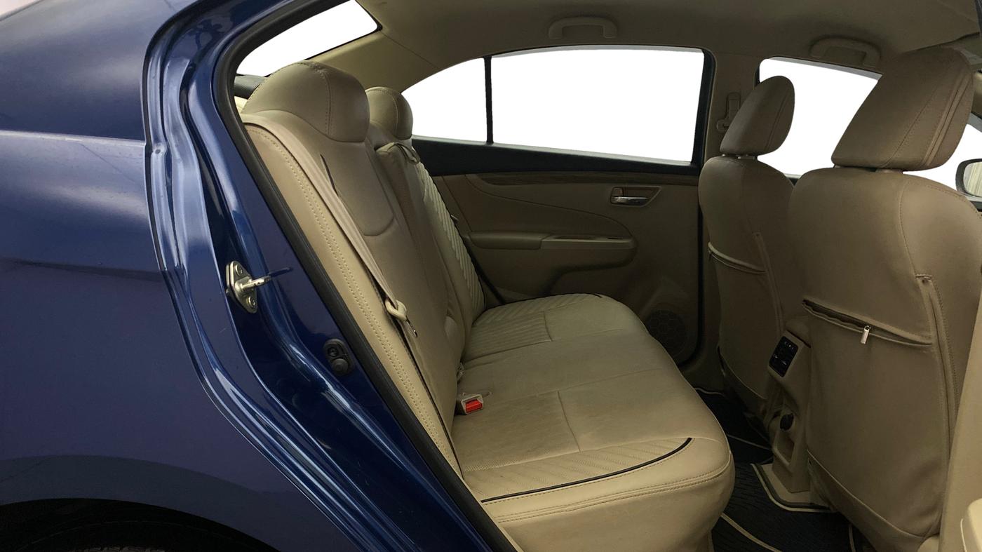 2021 Maruti Ciaz SIGMA 1.5 SHVS MT  PETROL, Petrol, Manual, 31,012 km, Right Side Rear Door Cabin