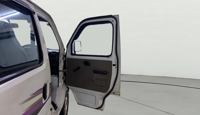 2016 Maruti Eeco 5 STR WITH A/C+HTR, CNG, Manual, 66,563 km, RHS Front Door