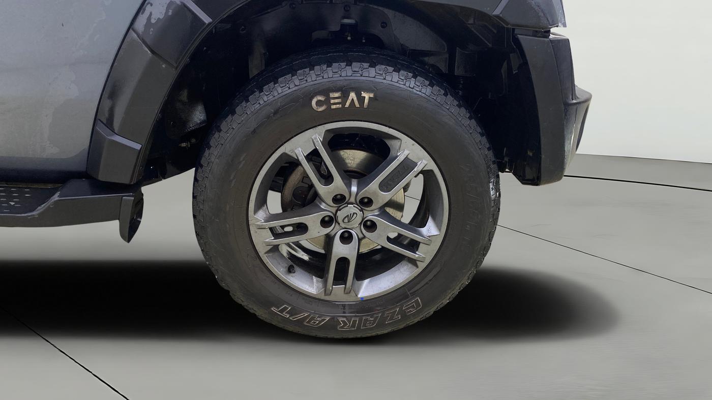 2021 Mahindra Thar LX PETROL HT 4WD AT, Petrol, Automatic, 33,928 km, Right Front Wheel
