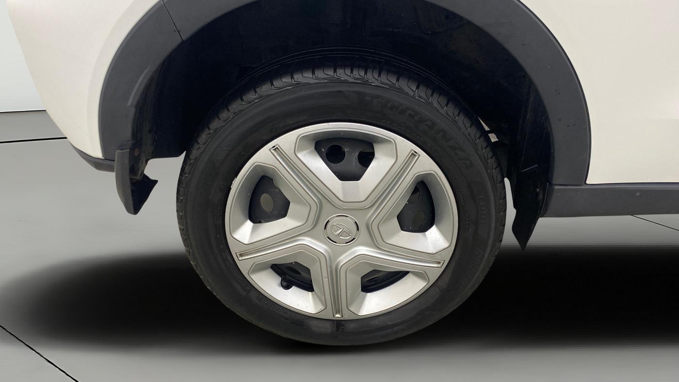 2023 Tata NEXON XM PETROL, Petrol, Manual, 27,285 km, Right Rear Wheel
