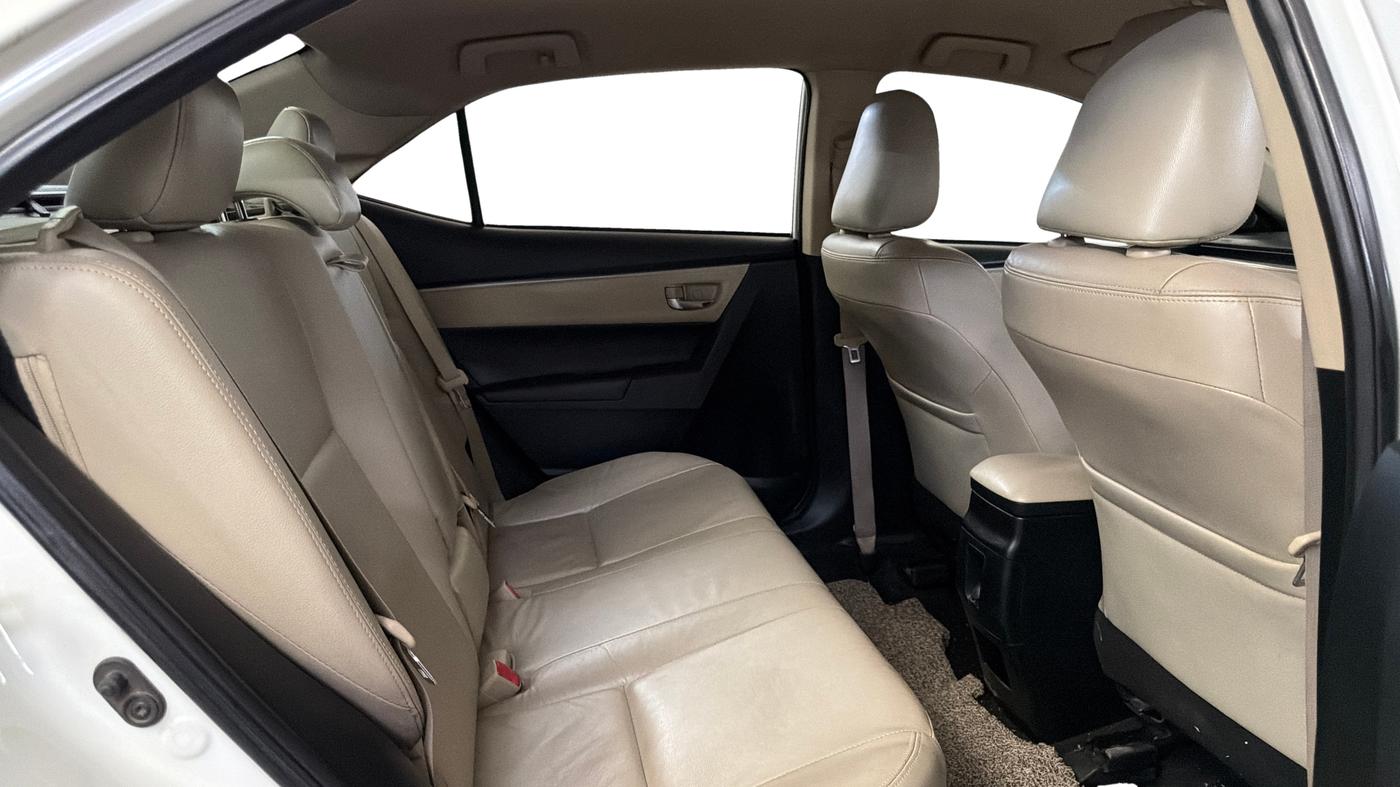 2015 Toyota Corolla Altis VL CVT PETROL, Petrol, Automatic, 1,06,107 km, Right Side Rear Door Cabin