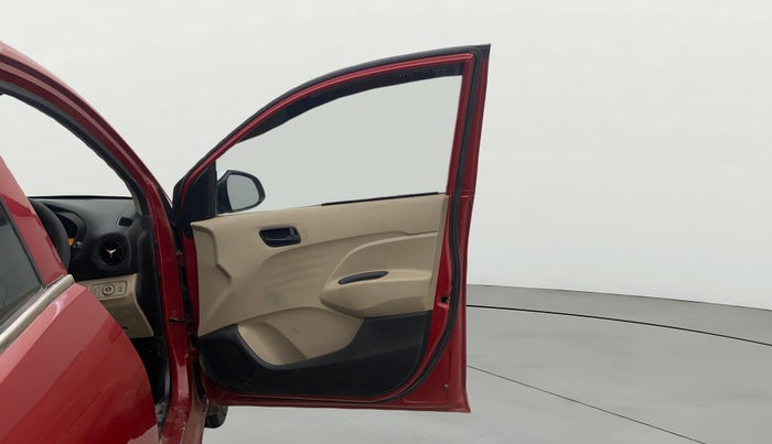 2020 Hyundai NEW SANTRO SPORTZ CNG, CNG, Manual, 69,740 km, RHS Front Door
