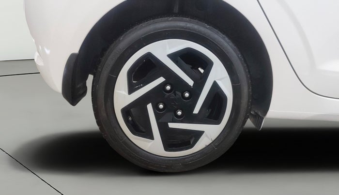 2024 Hyundai GRAND I10 NIOS SPORTZ AMT 1.2 KAPPA VTVT, Petrol, Automatic, 42,465 km, Right Rear Wheel
