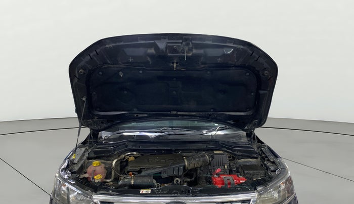 2020 Mahindra XUV300 W6 1.2 PETROL, Petrol, Manual, 83,760 km, Open Bonet