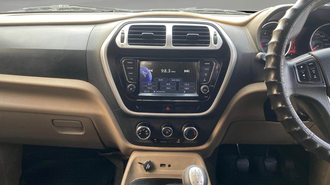 2018 Mahindra TUV300 T10, Diesel, Manual, 59,637 km, Air Conditioner