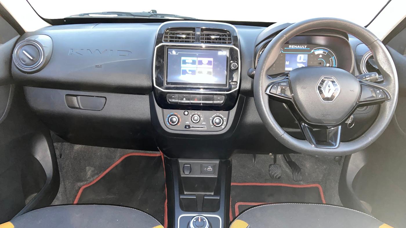 2025 Renault Kwid CLIMBER 1.0 AMT Dual Tone , Petrol, Automatic, 7,516 km, Dashboard