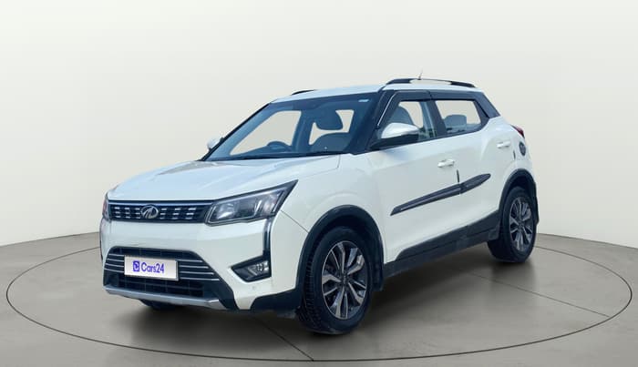 2021 Mahindra XUV300 W8 (O) 1.2 PETROL, Petrol, Manual, 1,25,922 km, Left Front Diagonal