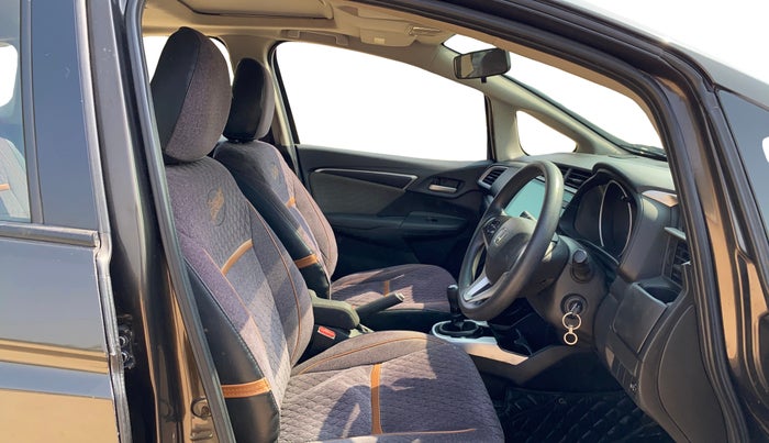 2017 Honda WR-V 1.2L I-VTEC VX MT, CNG, Manual, 1,41,352 km, Right Side Front Door Cabin