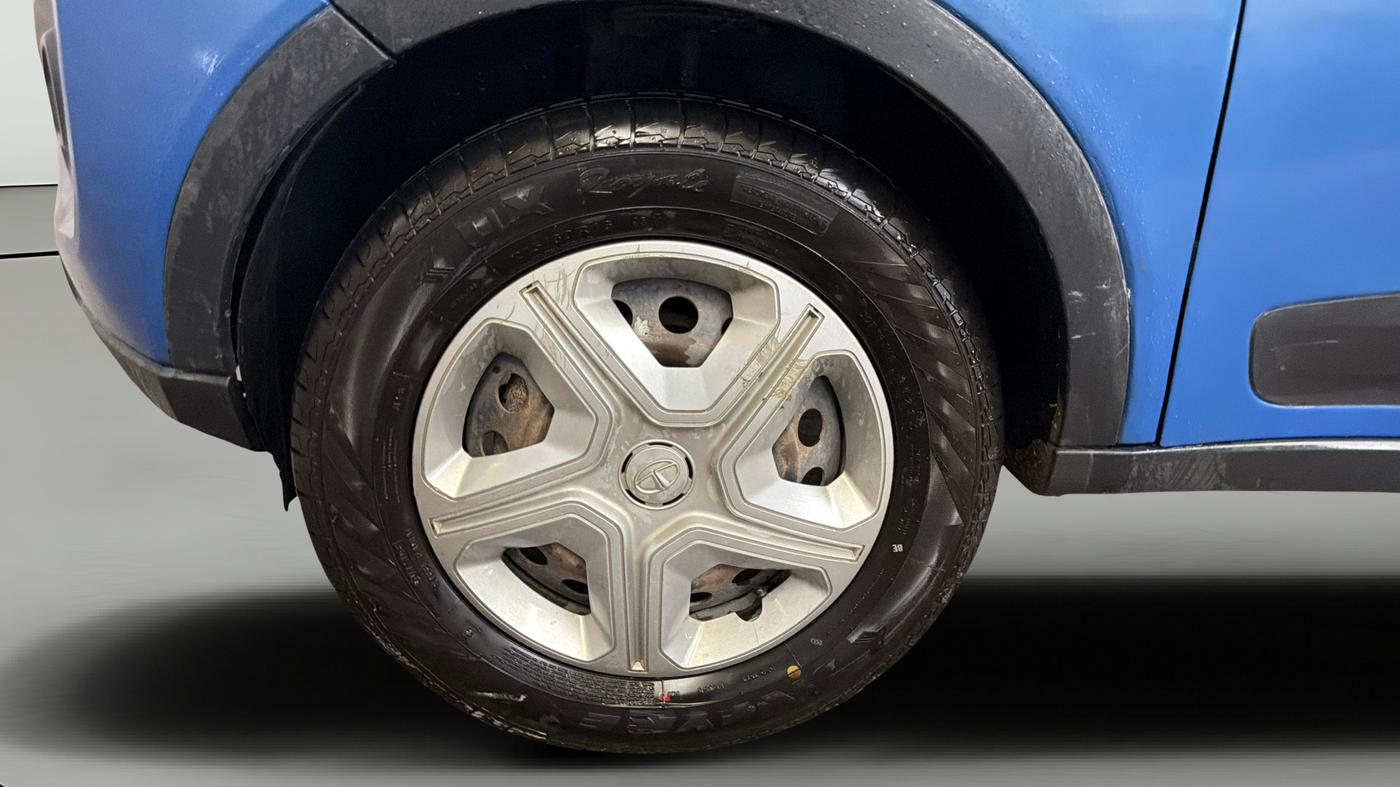 2020 Tata NEXON XZ PETROL, Petrol, Manual, 51,093 km, Left Front Wheel