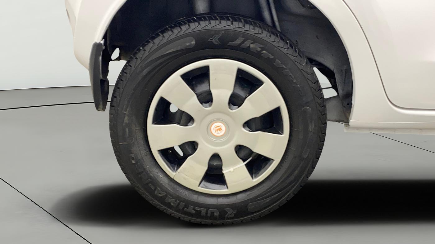 2018 Datsun Redi Go T (O), Petrol, Manual, 71,047 km, Right Rear Wheel