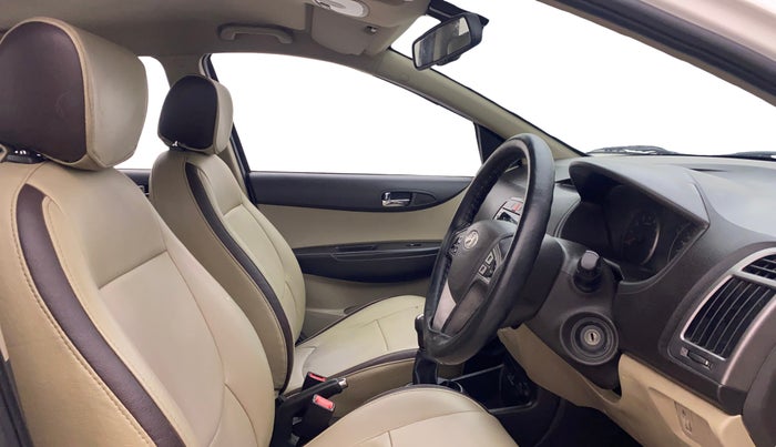 2012 Hyundai i20 SPORTZ 1.2, Petrol, Manual, 94,177 km, Right Side Front Door Cabin