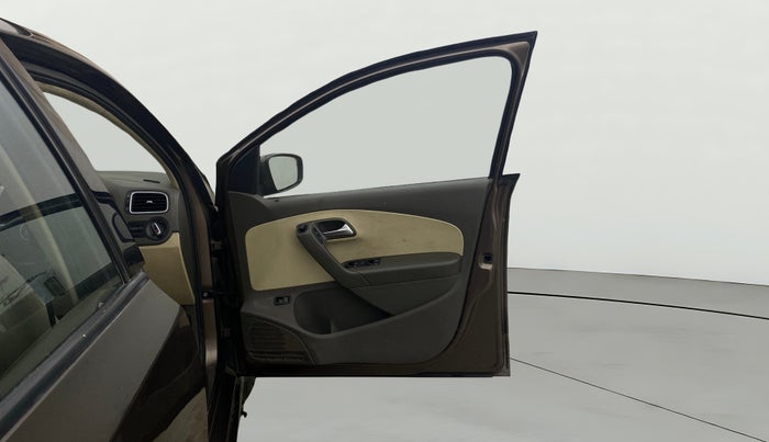 2015 Volkswagen Vento HIGHLINE 1.6 MPI, Petrol, Manual, 57,746 km, RHS Front Door