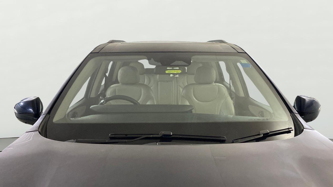 2021 Mahindra XUV700 AX 7 P MT 7 STR, Petrol, Manual, 79,059 km, Front Windshield