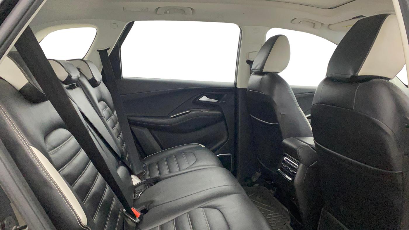 2024 MG HECTOR Select Pro 1.5 Turbo CVT , Petrol, Automatic, 23,748 km, Right Side Rear Door Cabin