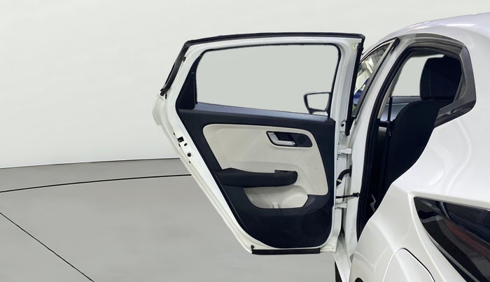 2024 Tata ALTROZ XZ Plus (S) Lux CNG , CNG, Manual, 6,724 km, LHS Rear Door